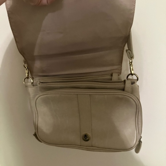 Vintage cream crossbody purse - Picture 6 of 7